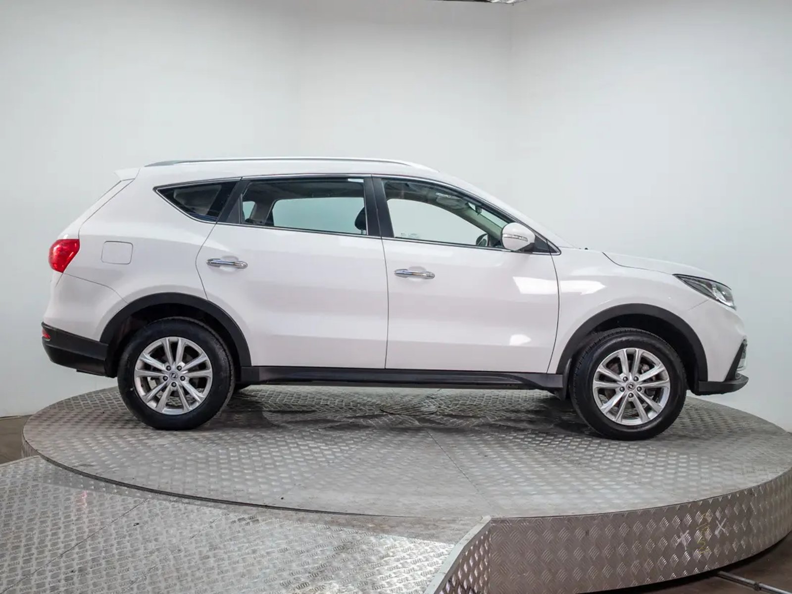 DFSK SUV 580 2023 - Imagen 8 de 20