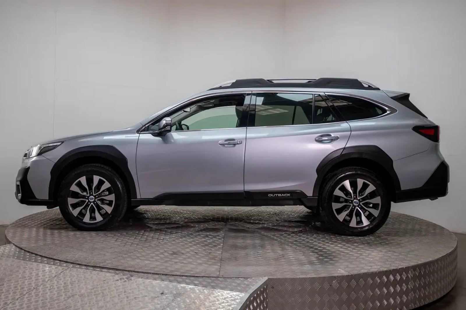 SUBARU OUTBACK 2025 - Imagen 9 de 20