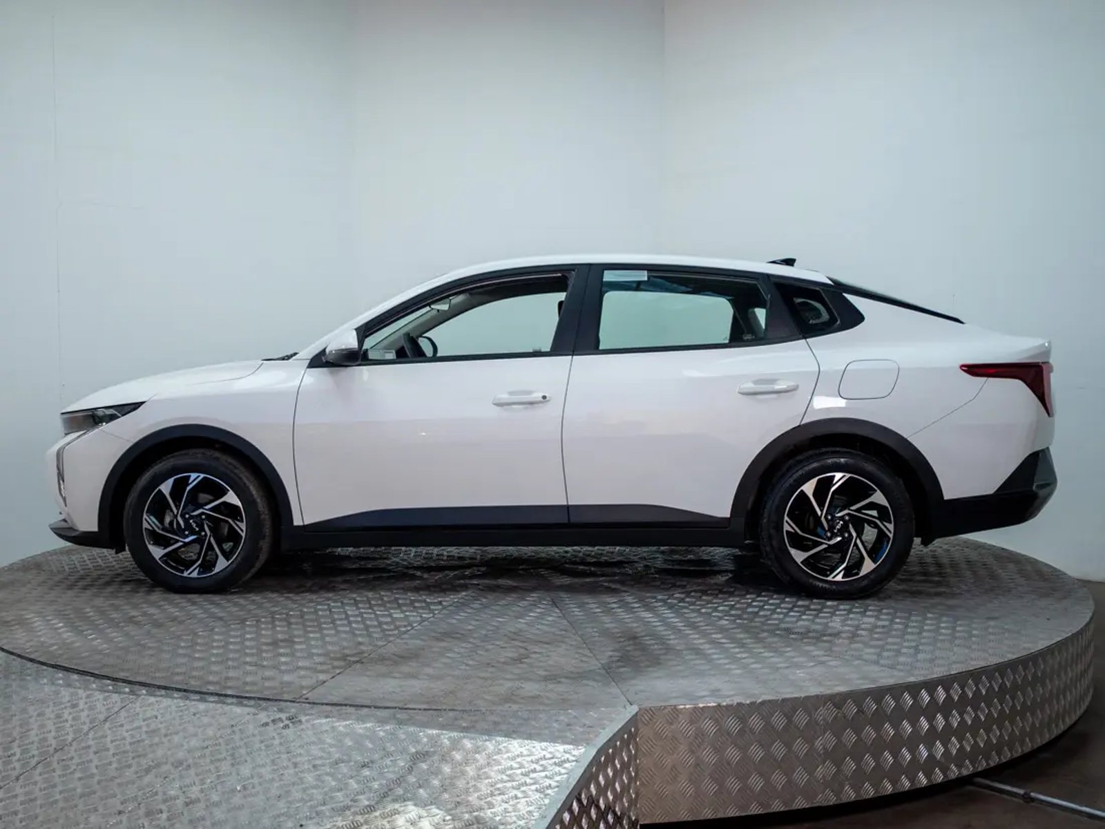KIA K3 2024 - Imagen 4 de 19