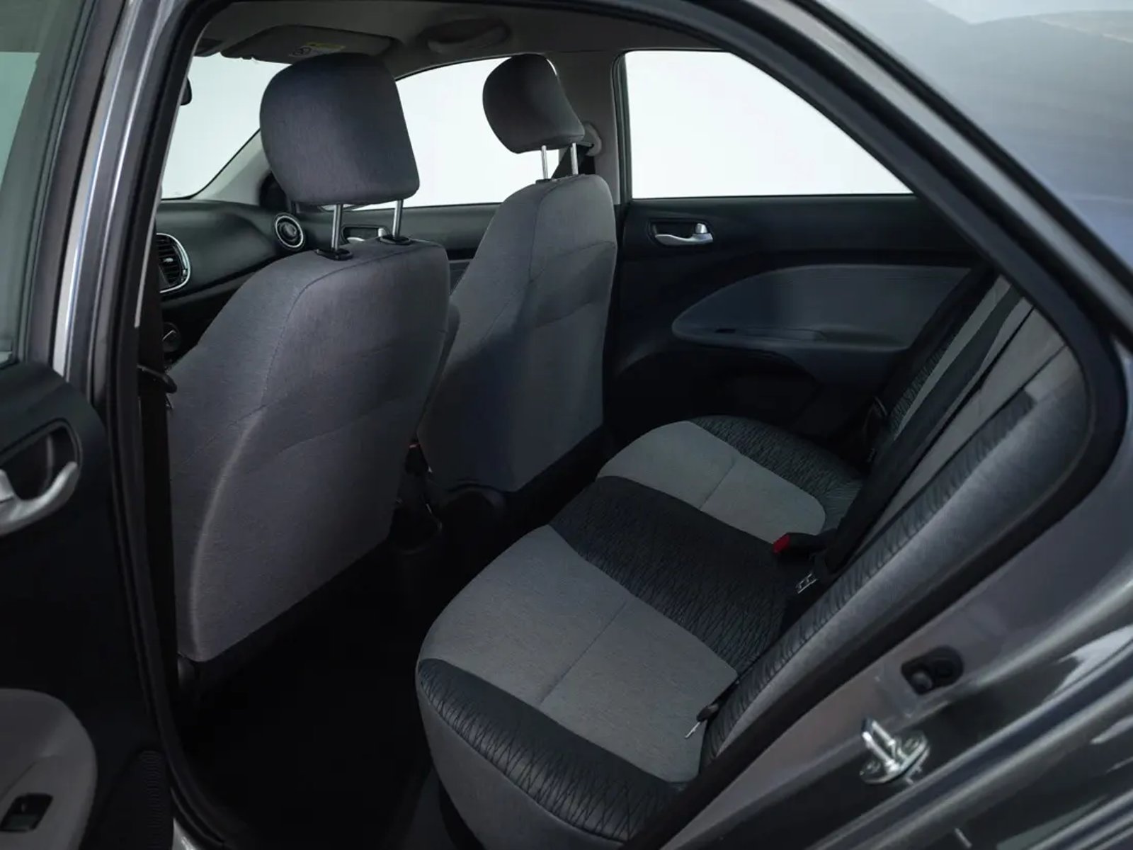 Kia SOLUTO 2026 - Imagen 15 de 20