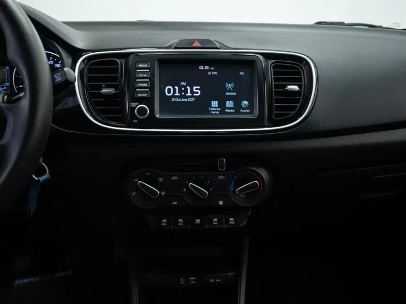 Kia SOLUTO 2024 - Imagen 16 de 20