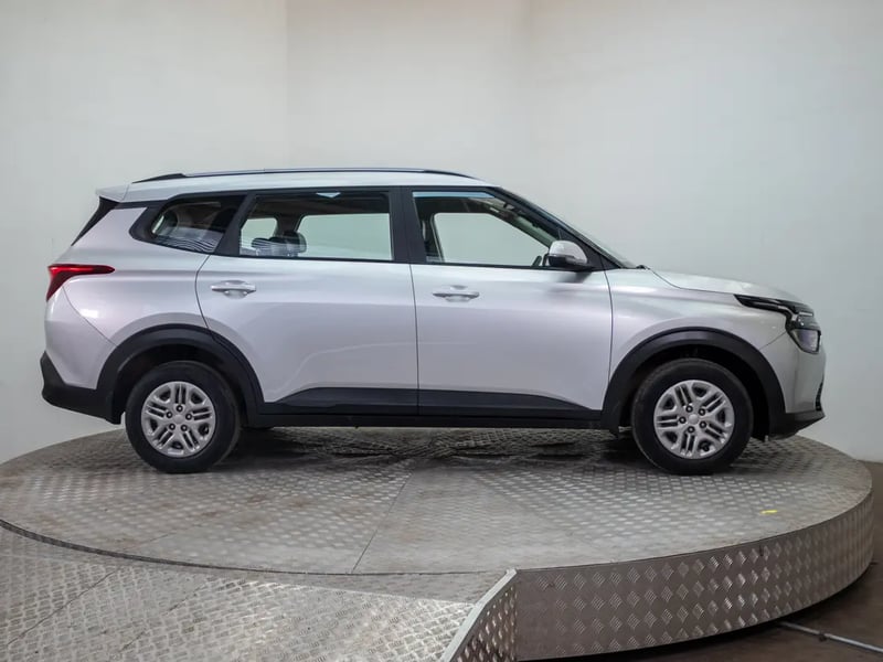 Kia CARENS 2023 - Imagen 8 de 19