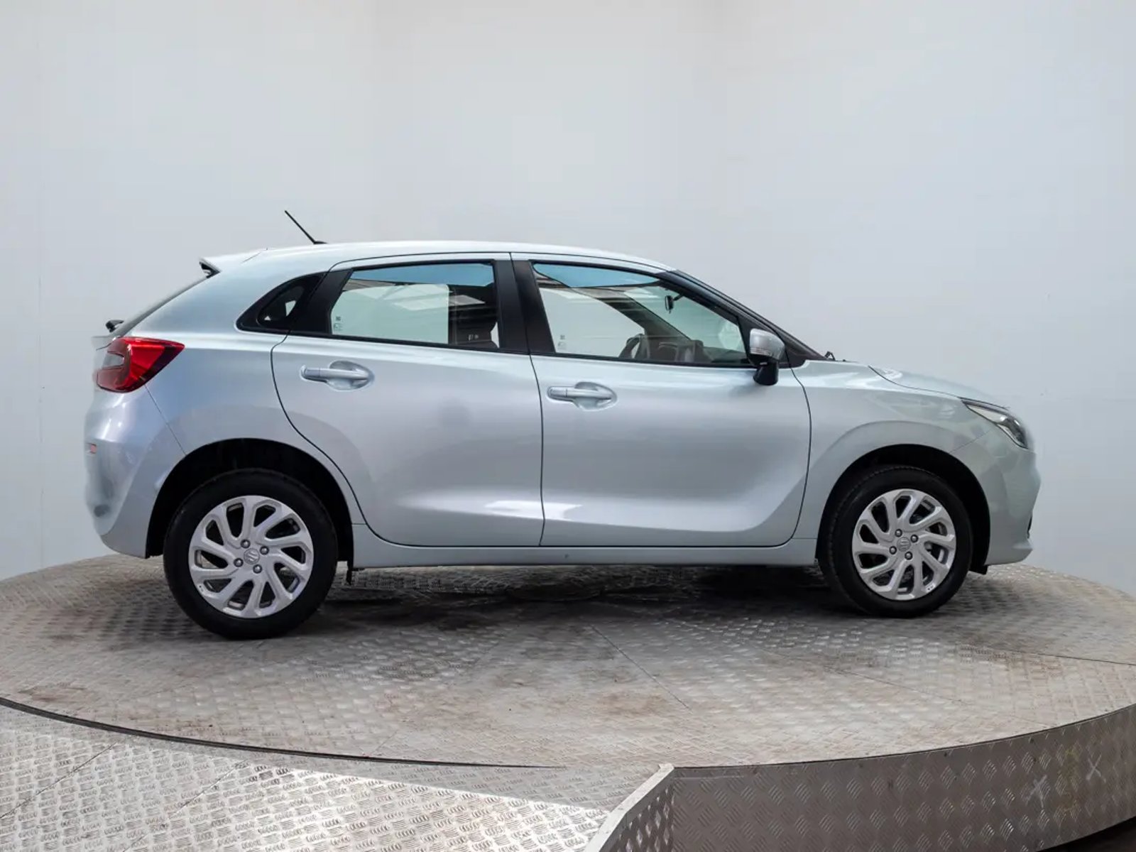 Suzuki BALENO 2024 - Imagen 8 de 20