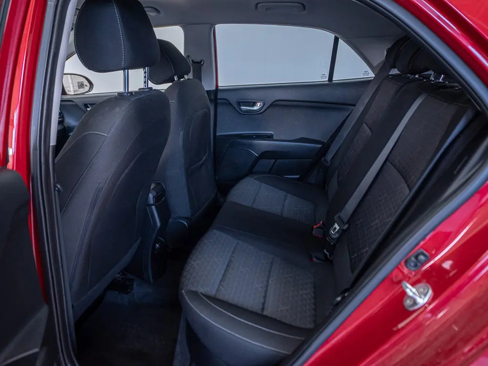 KIA RIO 5 2023 - Imagen 15 de 16