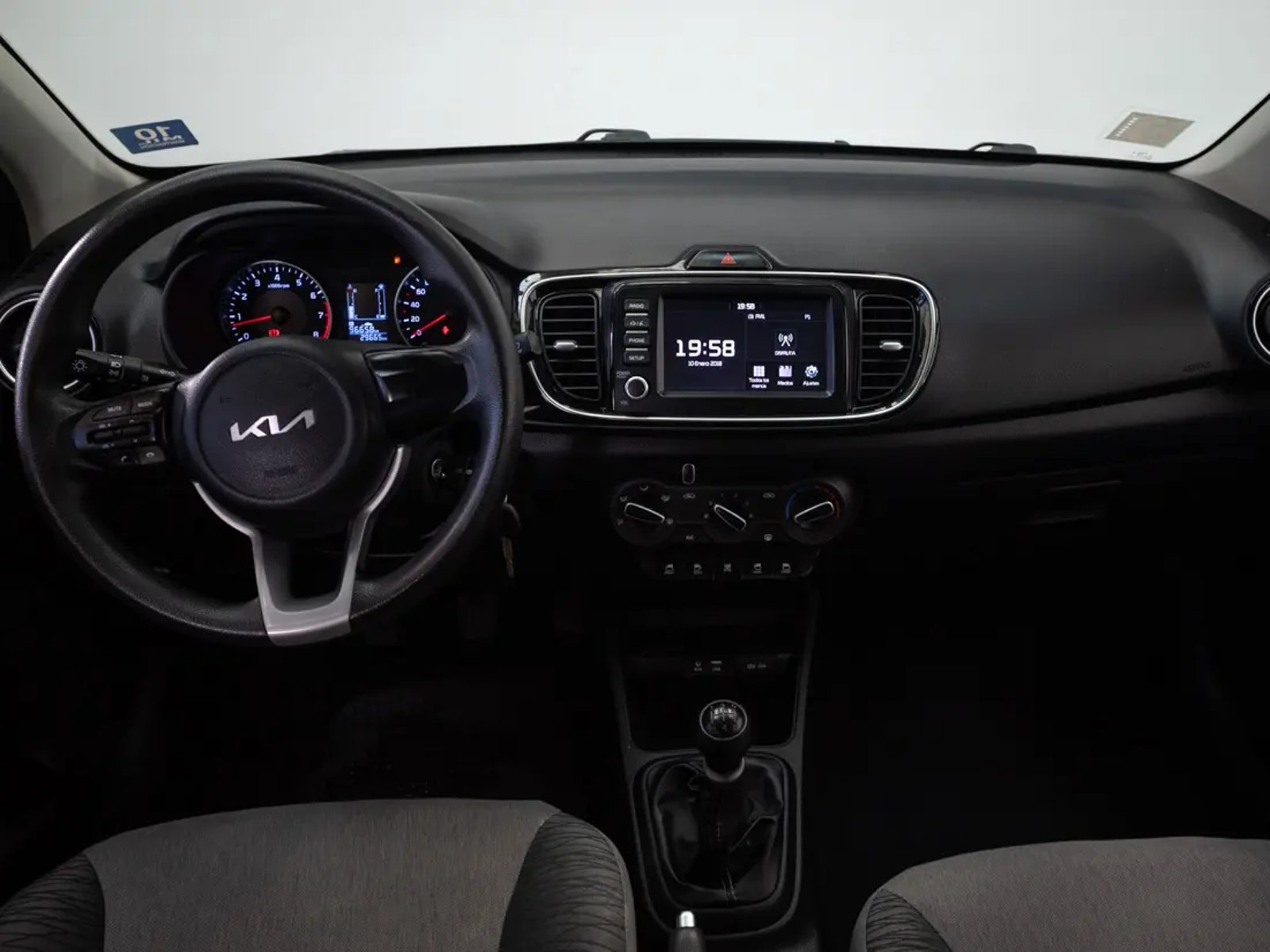 Kia SOLUTO 2023 - Imagen 15 de 20