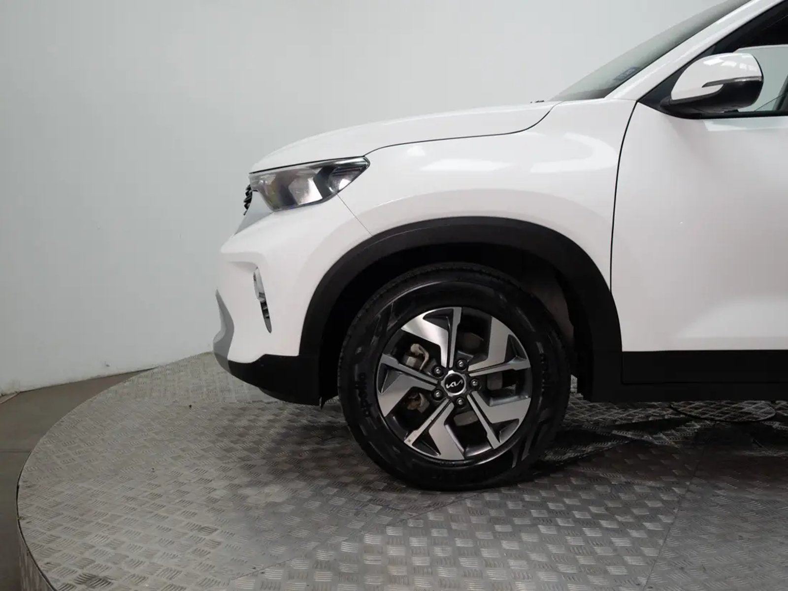 Kia SONET 2023 - Imagen 17 de 19