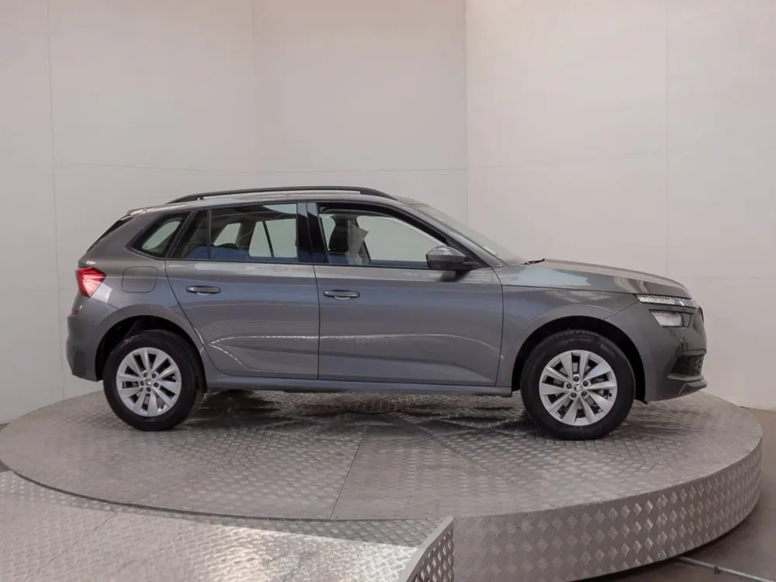 SKODA KAMIQ 2023 - Imagen 9 de 17