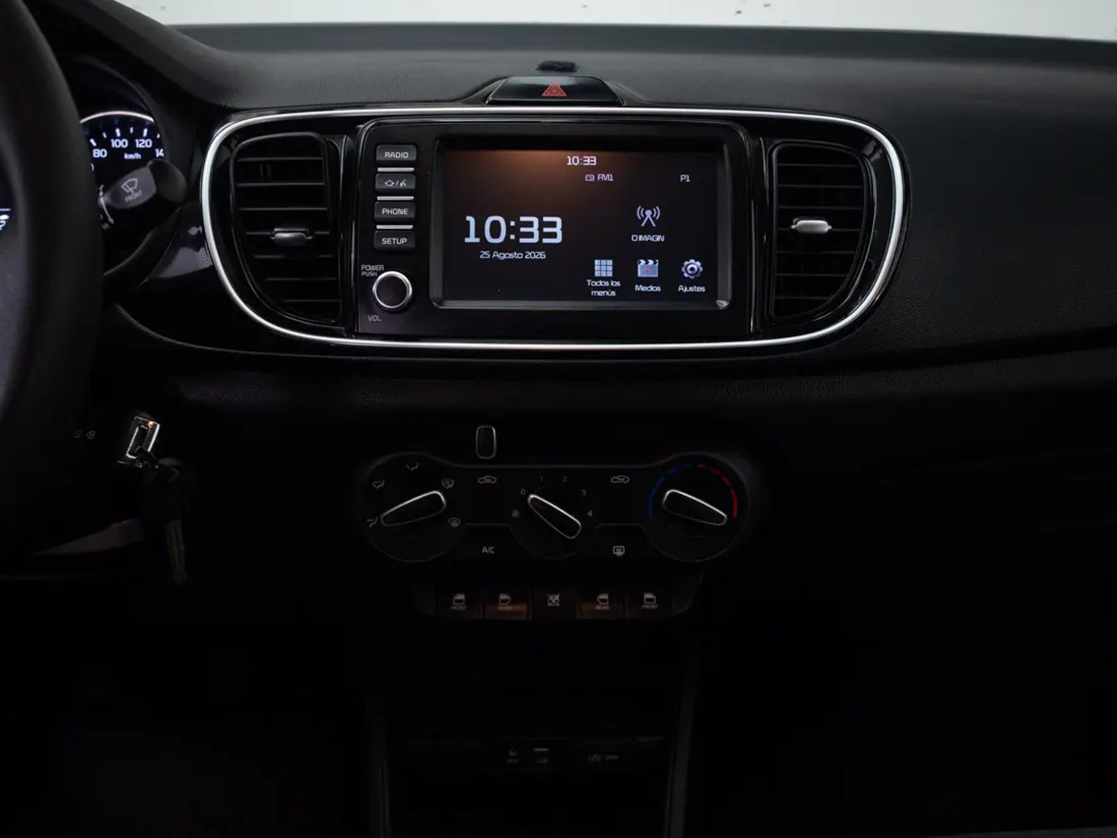 Kia SOLUTO 2024 - Imagen 16 de 20