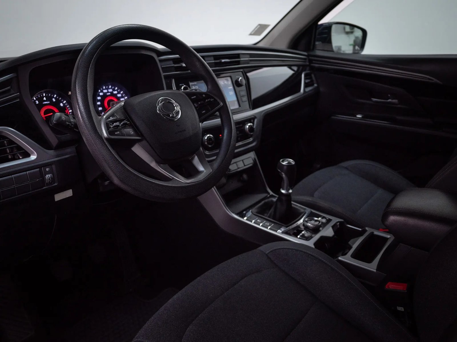SSANGYONG KORANDO 2023 - Imagen 11 de 20