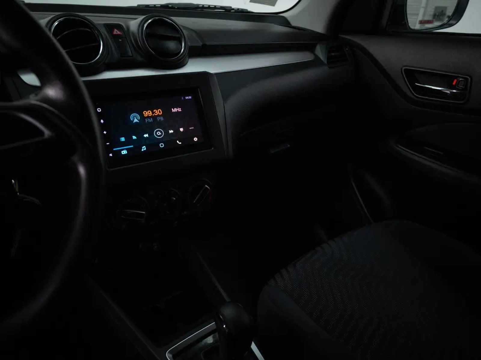 Suzuki SWIFT 2023 - Imagen 18 de 19