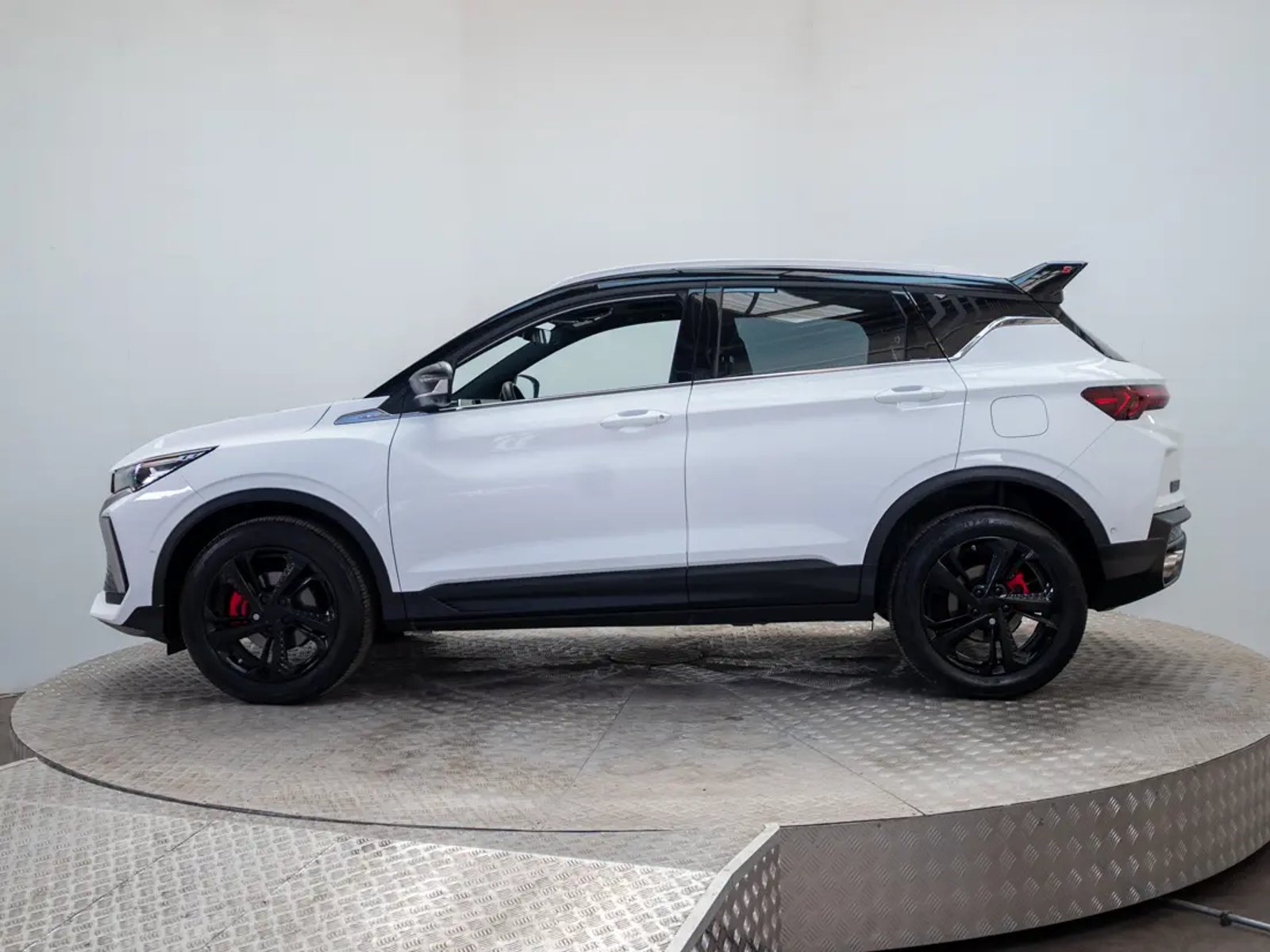 Geely COOLRAY 2024 - Foto 4 de 20