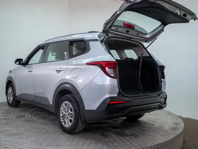 Kia CARENS 2023 - Imagen 10 de 19