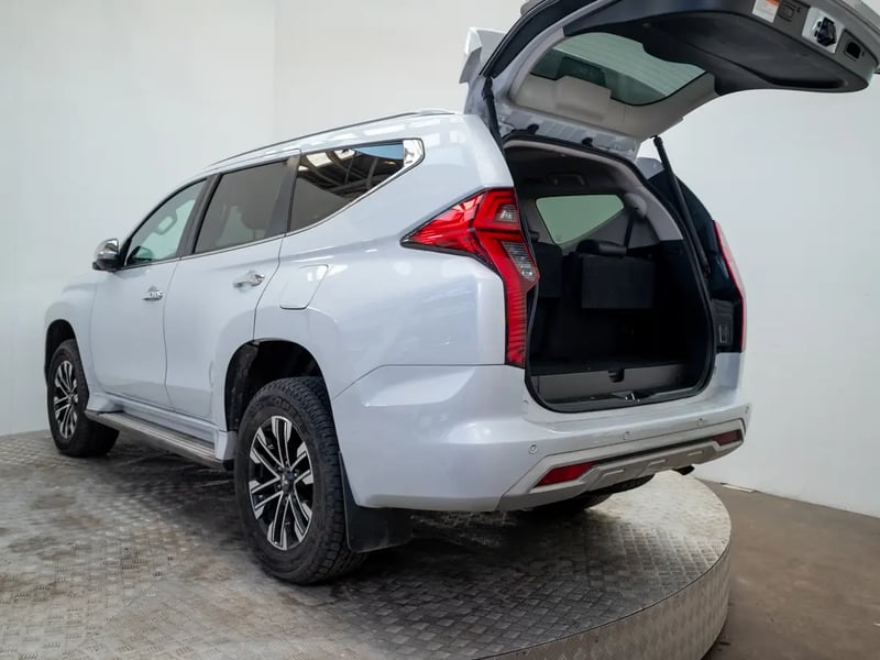 Mitsubishi MONTERO SPORT 2024 - Imagen 10 de 19