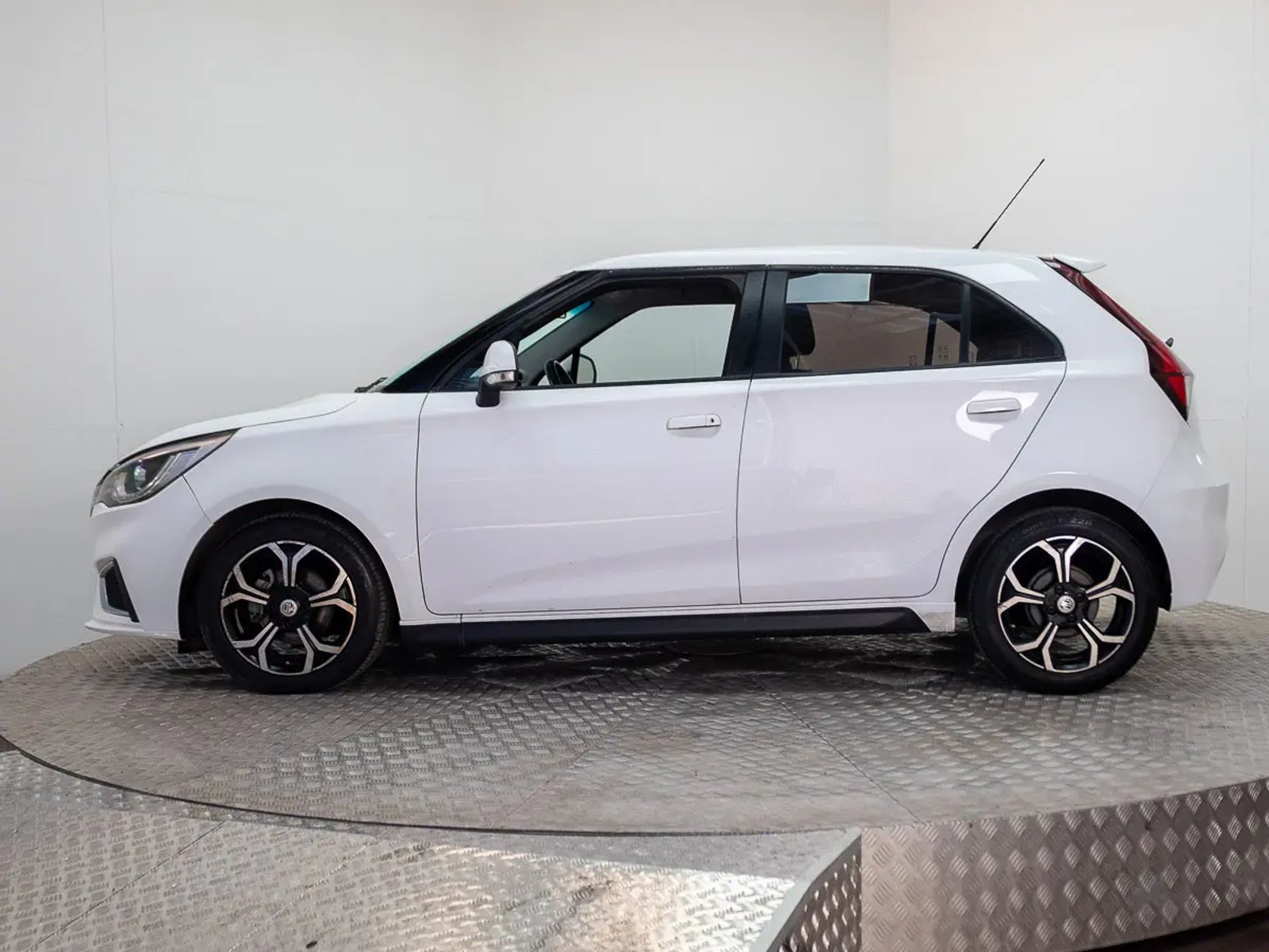 MG 3 2022 - Imagen 4 de 17
