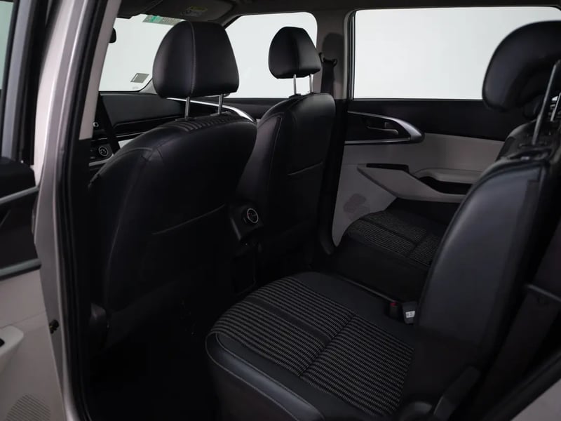 Kia CARENS 2023 - Imagen 14 de 19