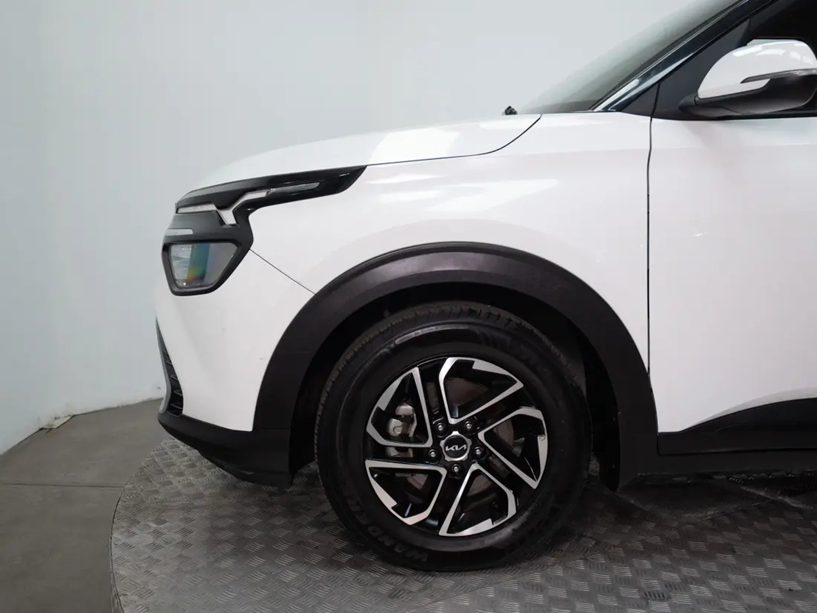 Kia CARENS 2024 - Imagen 18 de 20