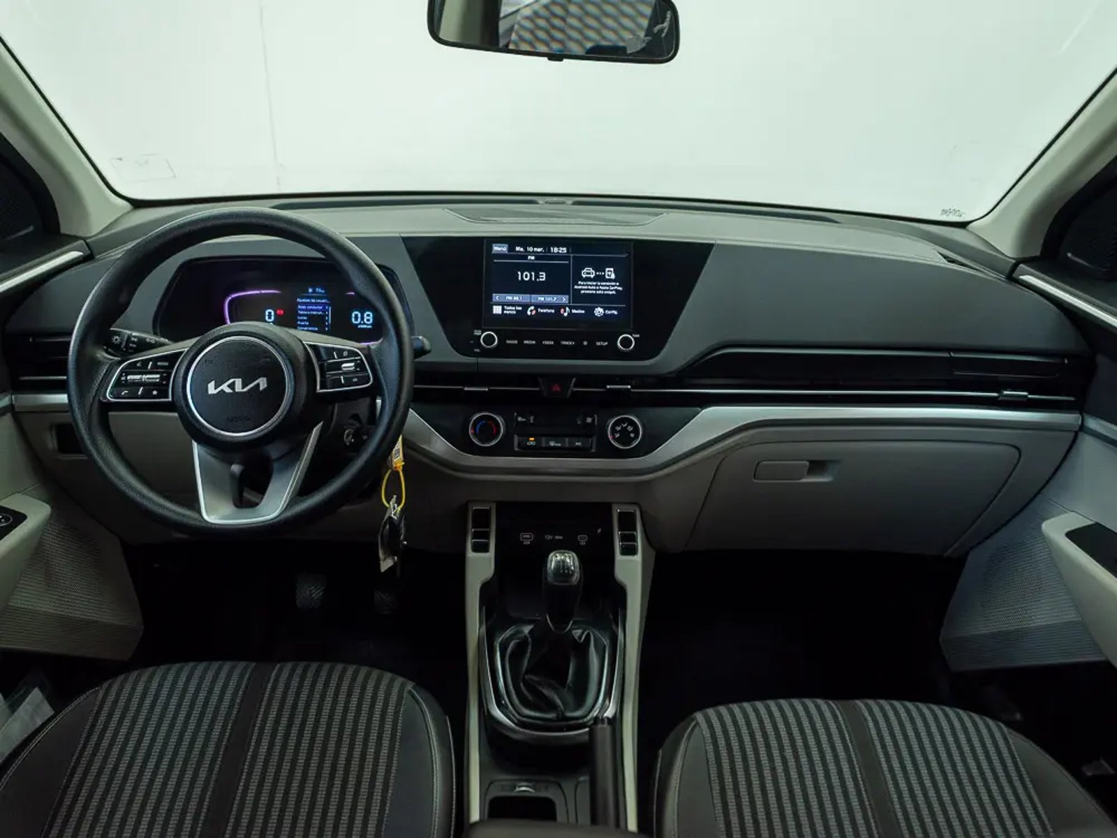 KIA CARENS 2023 - Imagen 11 de 15