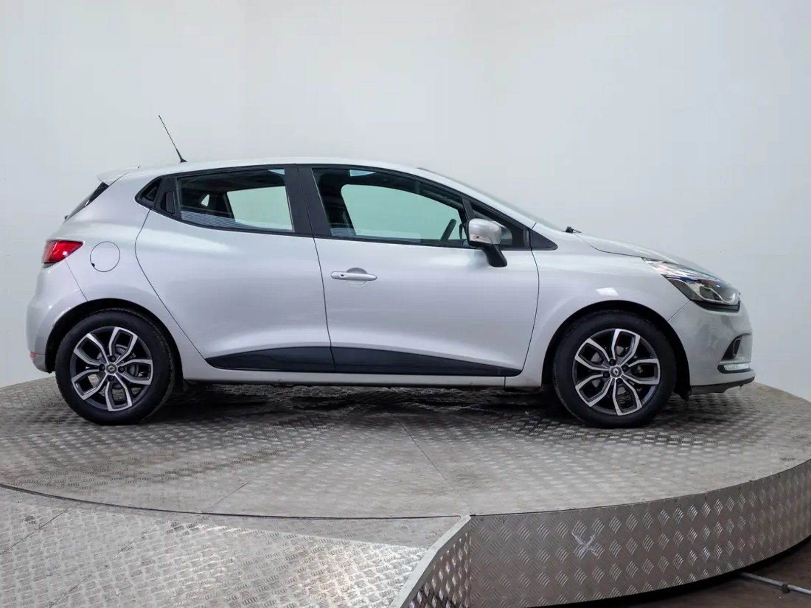 Renault CLIO 2018 - Imagen 7 de 20