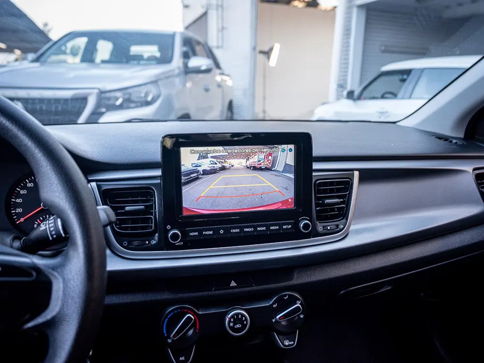 KIA RIO 5 2023 - Imagen 16 de 16