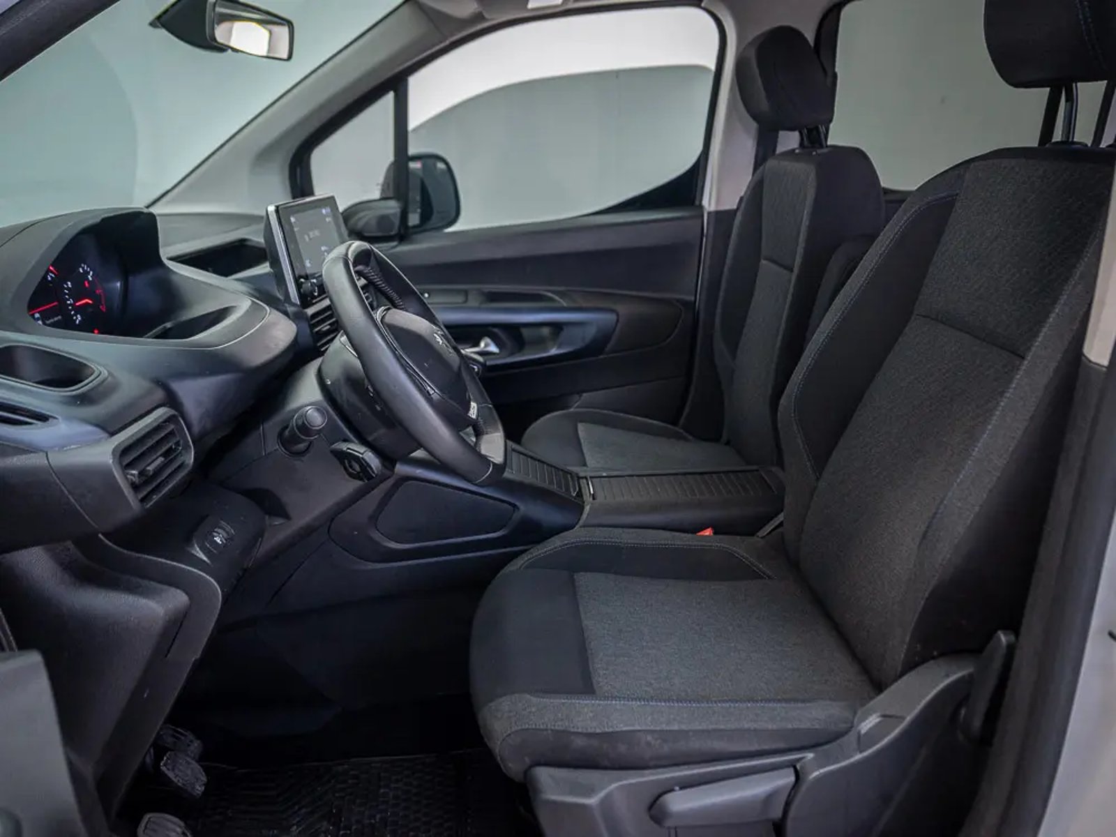 PEUGEOT RIFTER 2024 - Imagen 13 de 16
