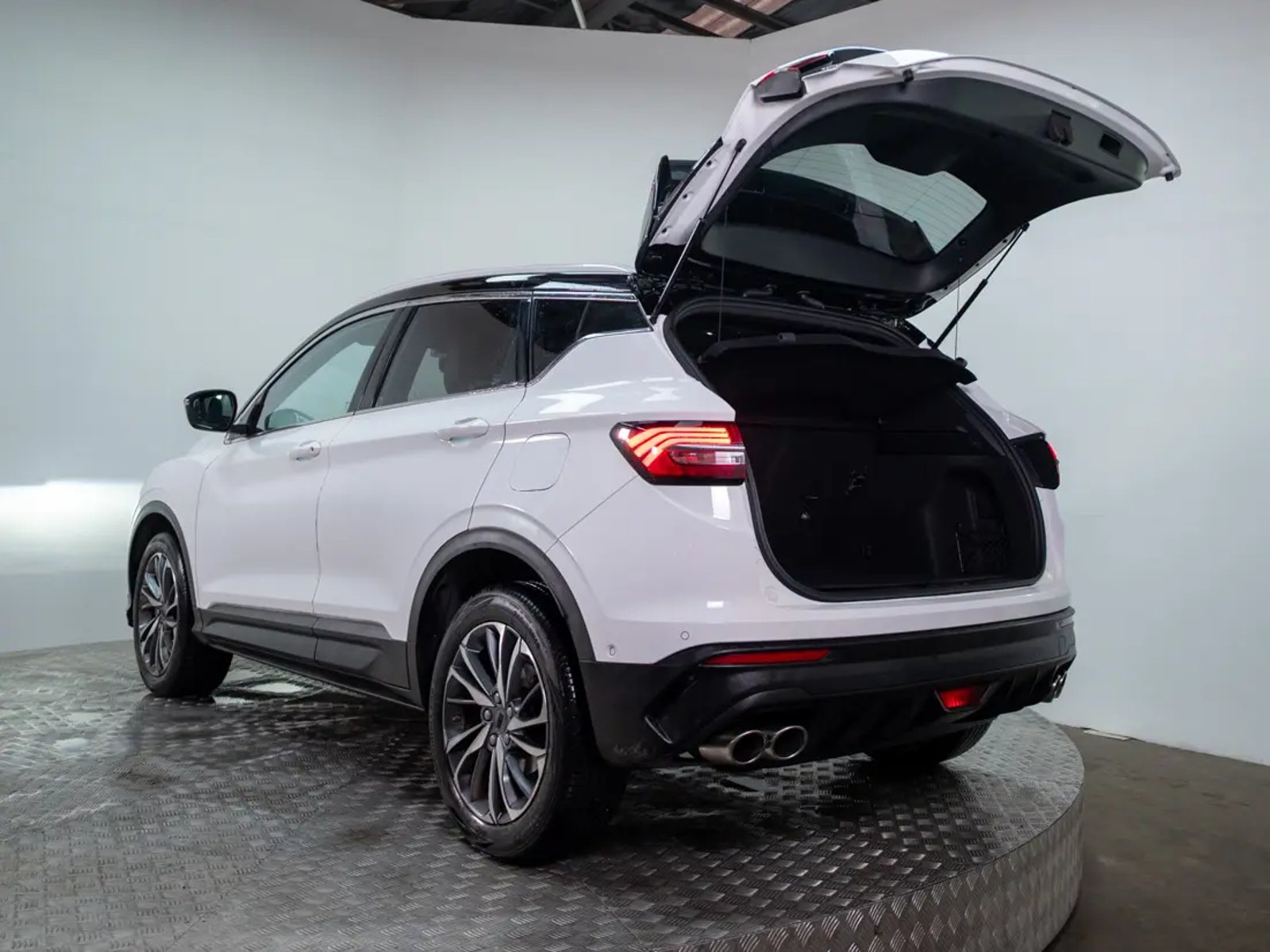 Geely COOLRAY 2023 - Imagen 10 de 20