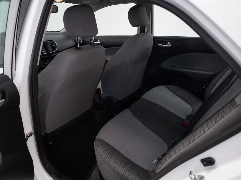 Kia SOLUTO 2024 - Imagen 14 de 20