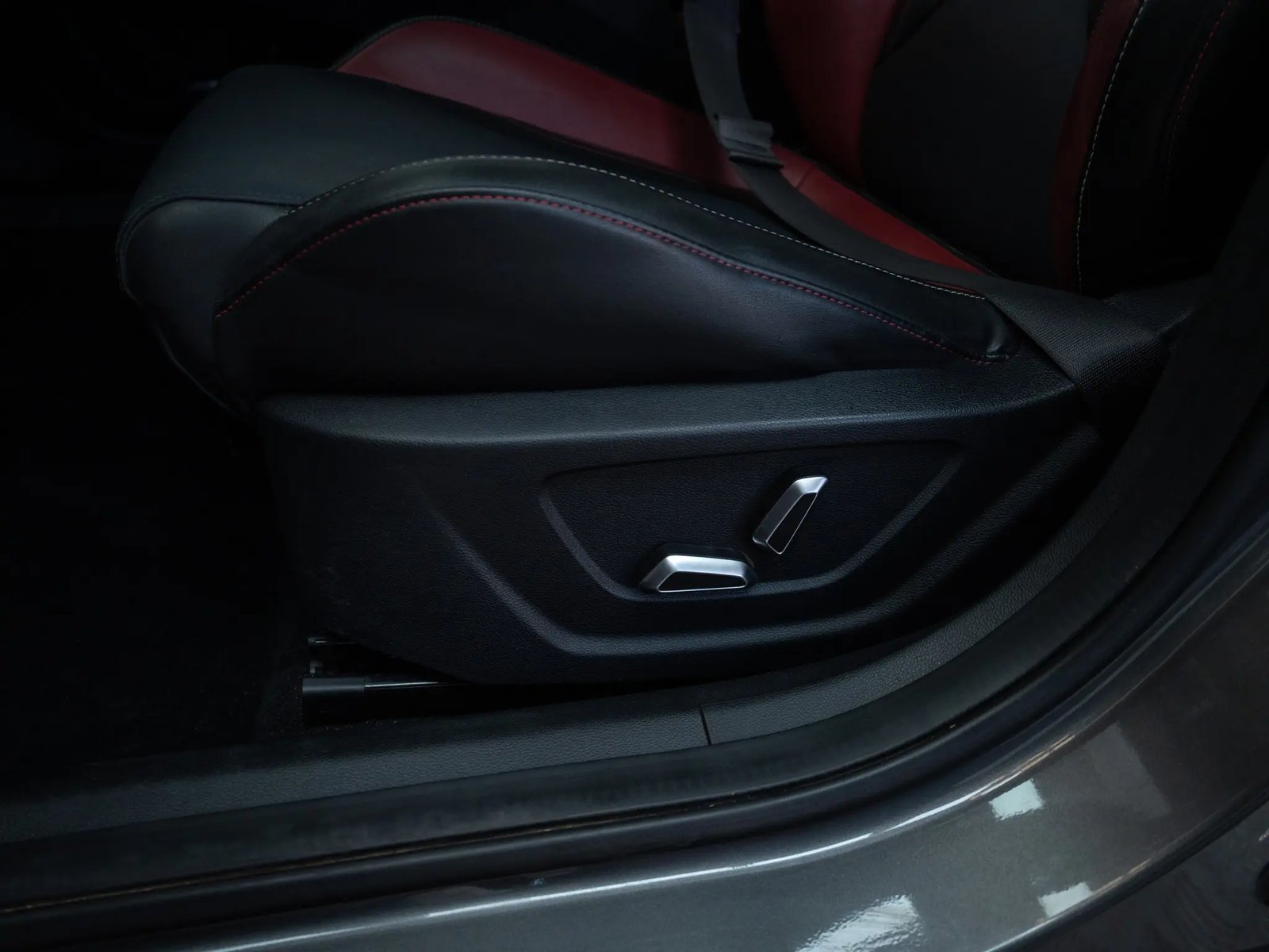 GEELY COOLRAY 2024 - Imagen 13 de 18