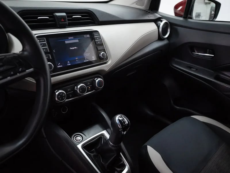 Nissan VERSA 2023 - Imagen 12 de 20
