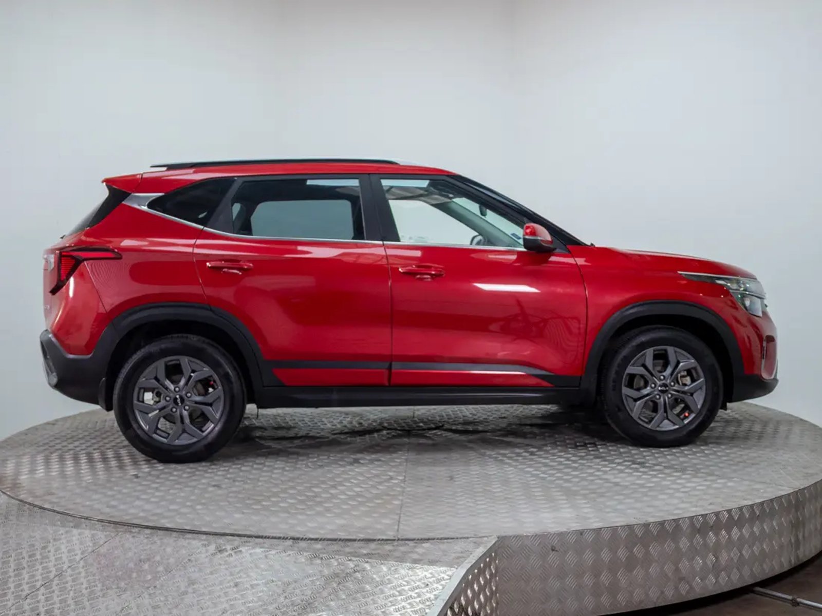 Kia SELTOS 2024 - Imagen 8 de 19