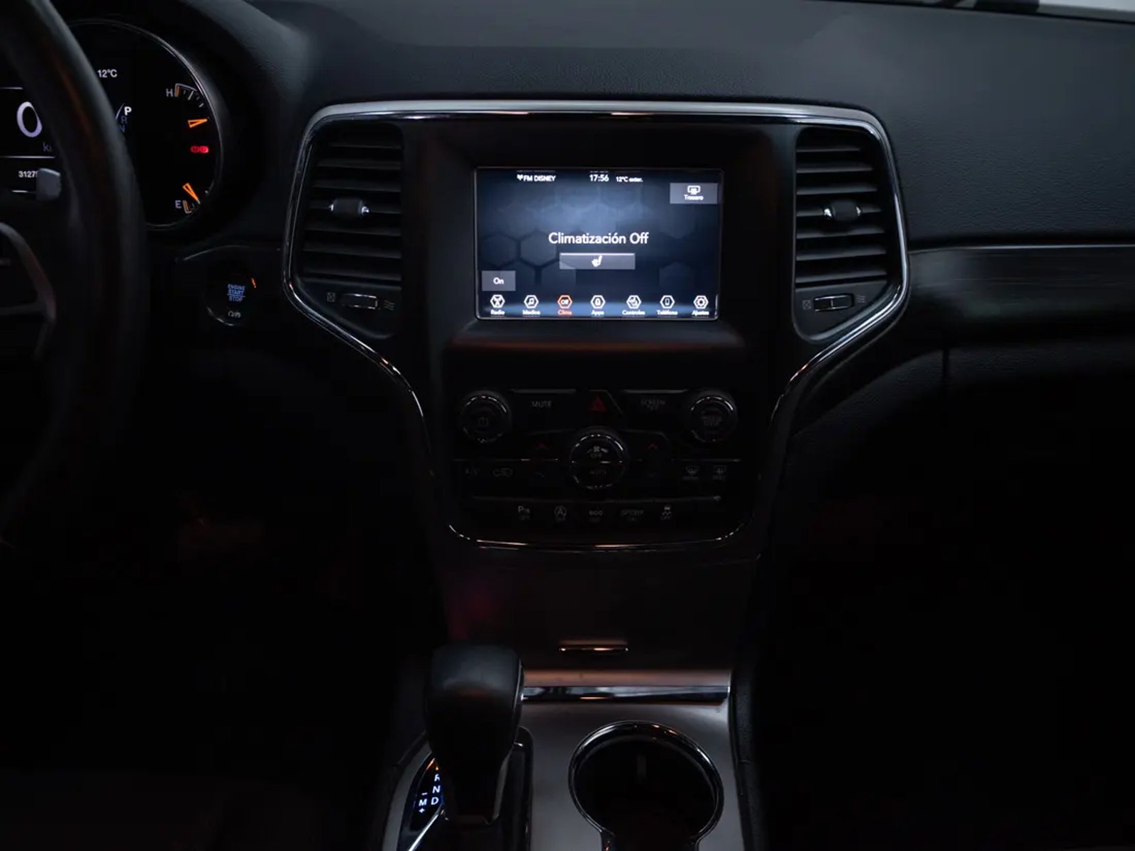 Jeep GRAND CHEROKEE 2020 - Imagen 16 de 18