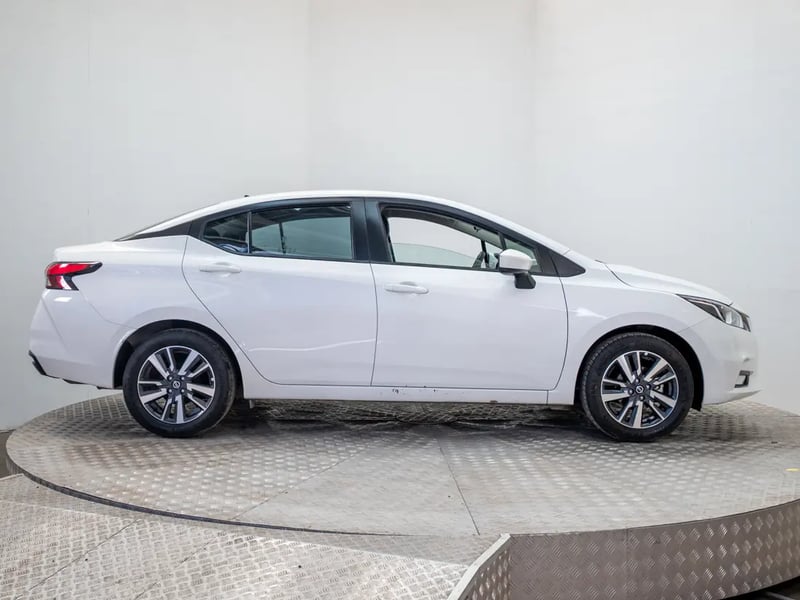 Nissan VERSA 2023 - Imagen 8 de 20