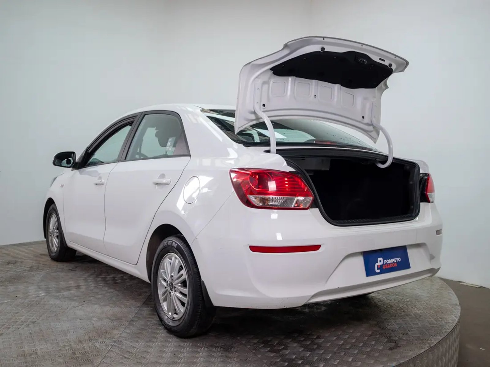 Kia SOLUTO 2024 - Imagen 10 de 20