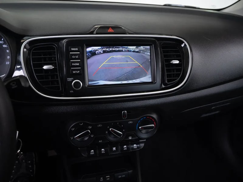 Kia SOLUTO 2024 - Imagen 19 de 20