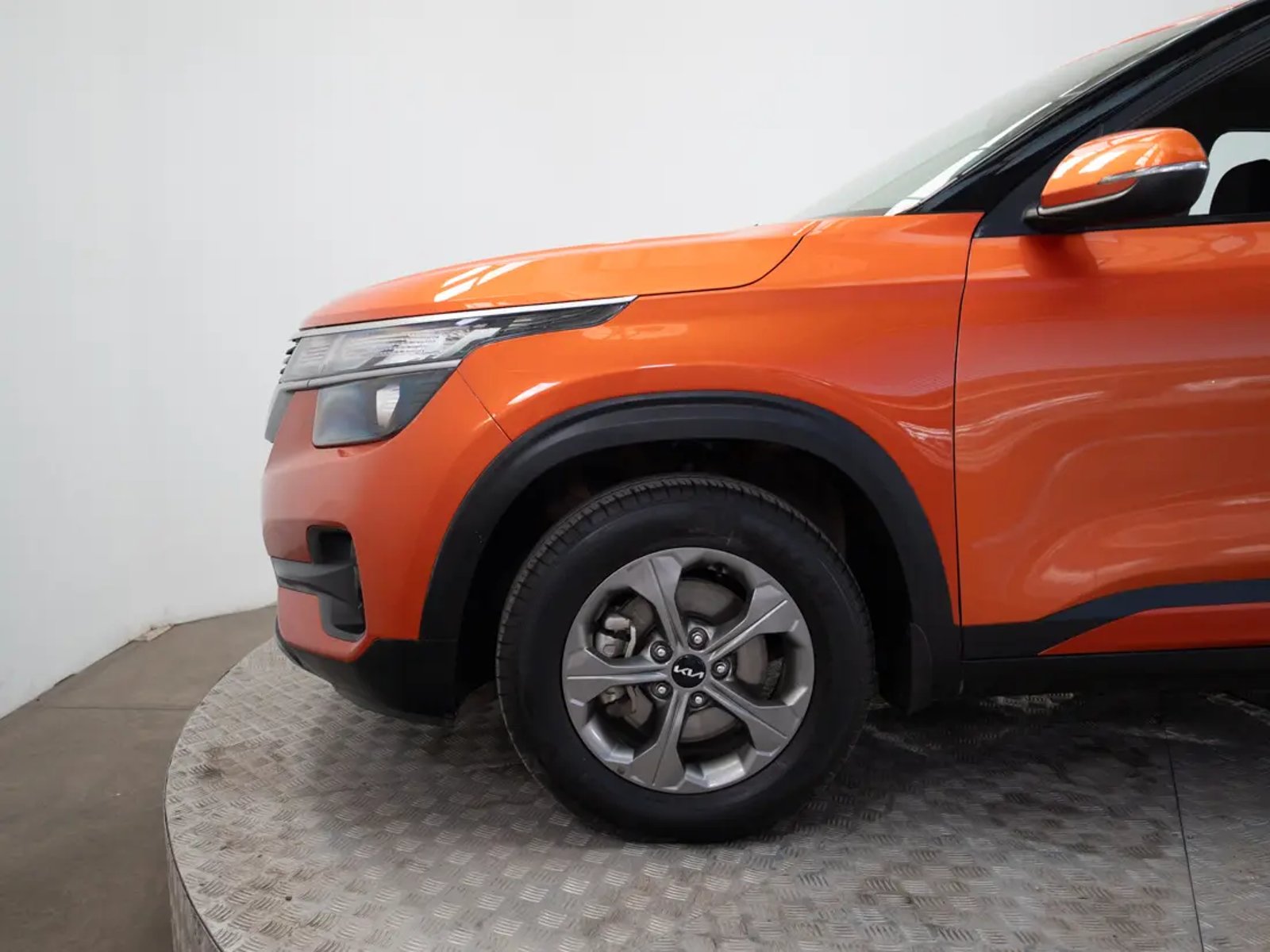 Kia SELTOS 2023 - Imagen 17 de 19