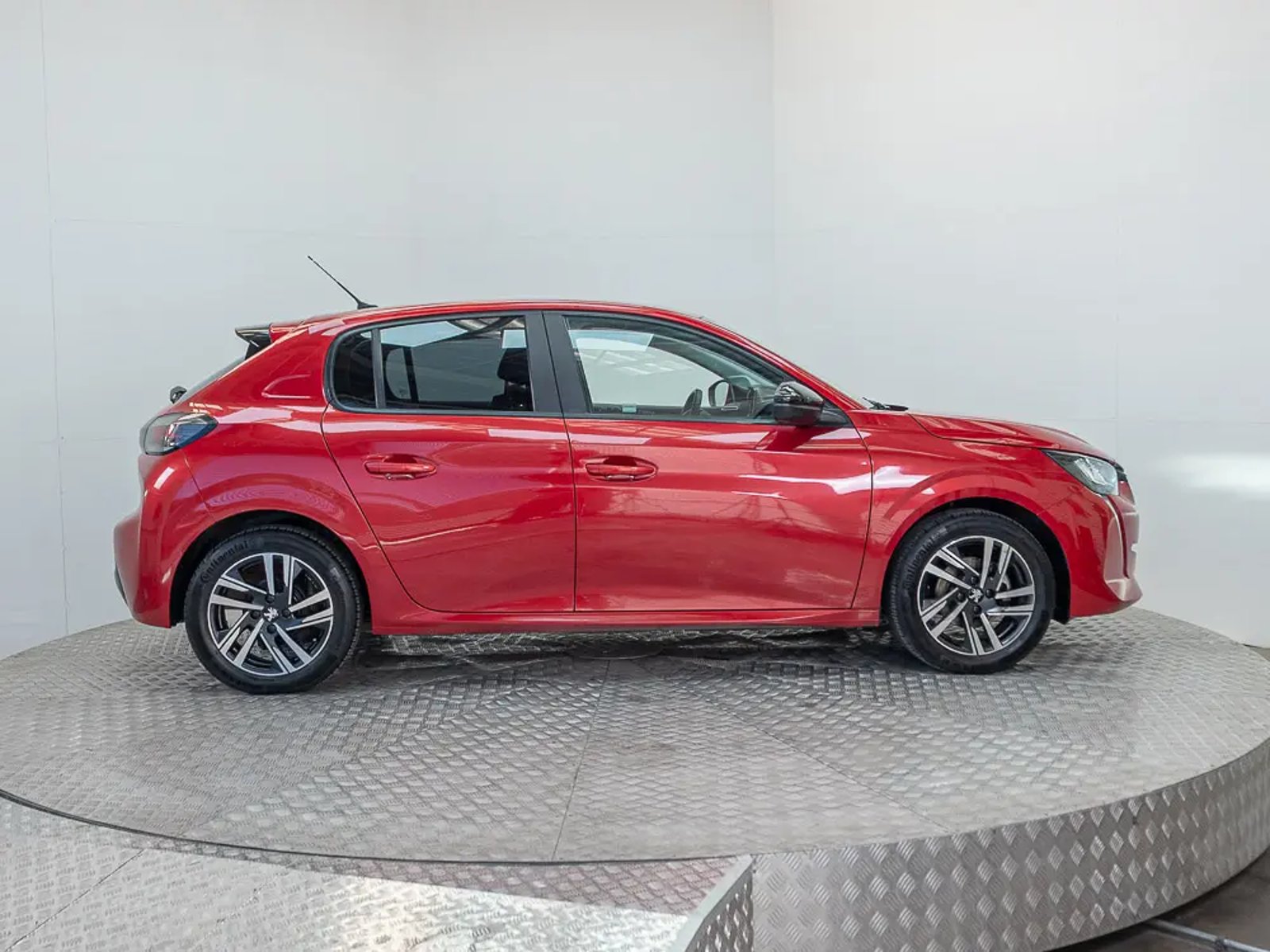 Peugeot 208 2024 - Foto 3 de 16