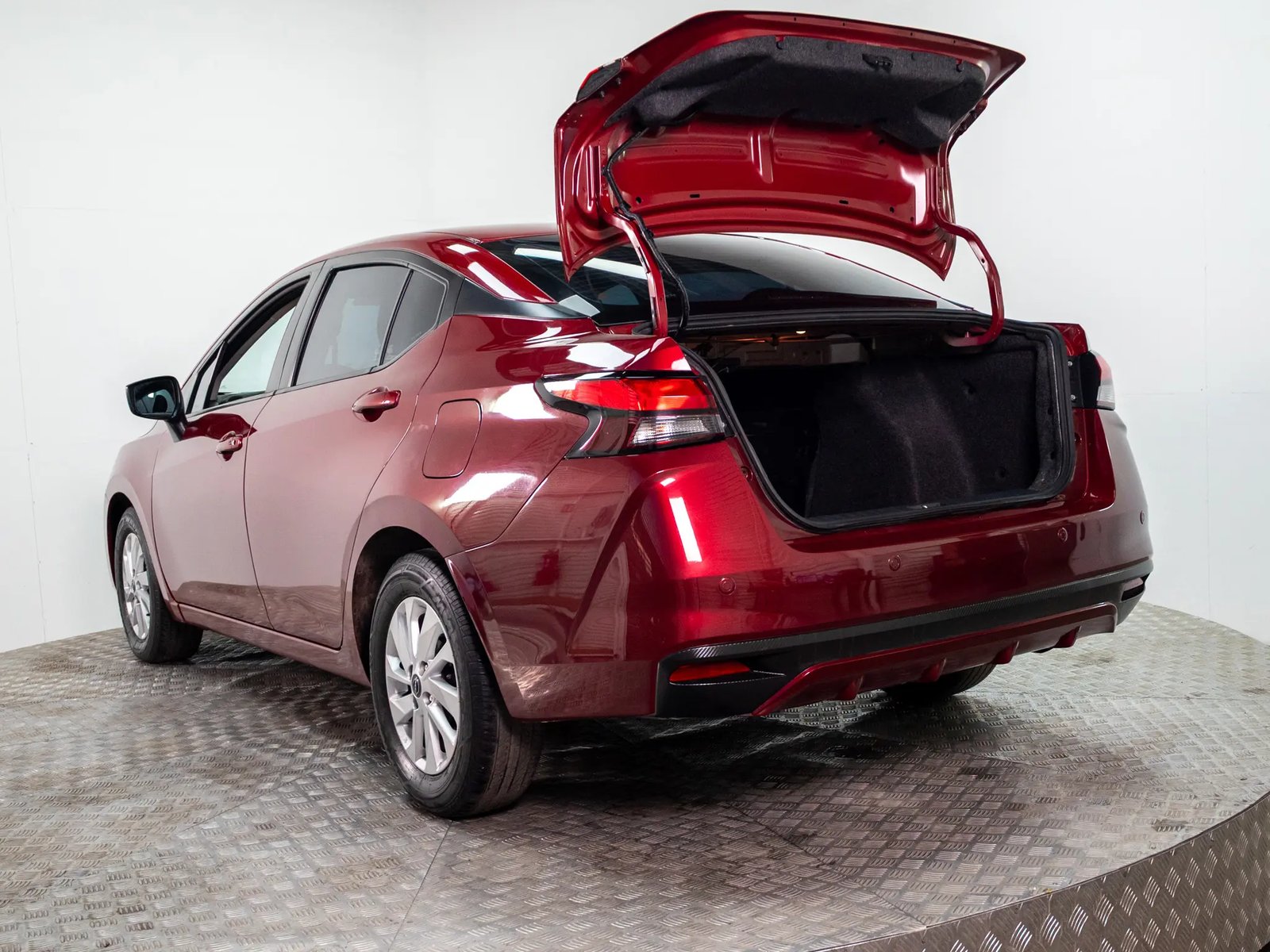 NISSAN VERSA 2025 - Imagen 10 de 19