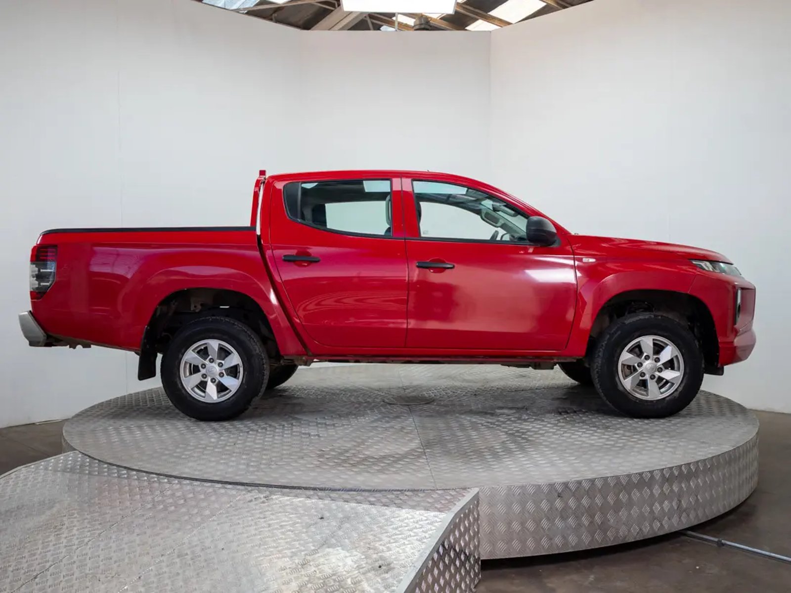 MITSUBISHI L-200 2021 - Imagen 10 de 19