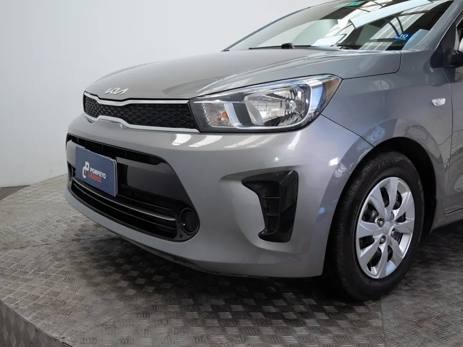 Kia SOLUTO 2023 - Imagen 18 de 20