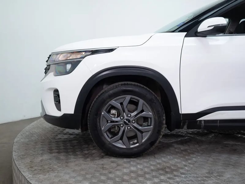 Kia SELTOS 2024 - Imagen 16 de 18