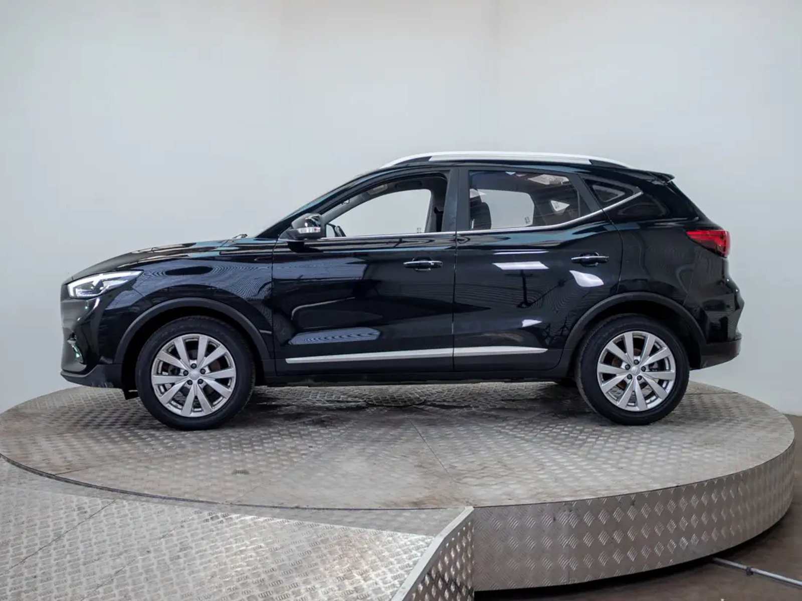 MG ZX 2023 - Imagen 4 de 19