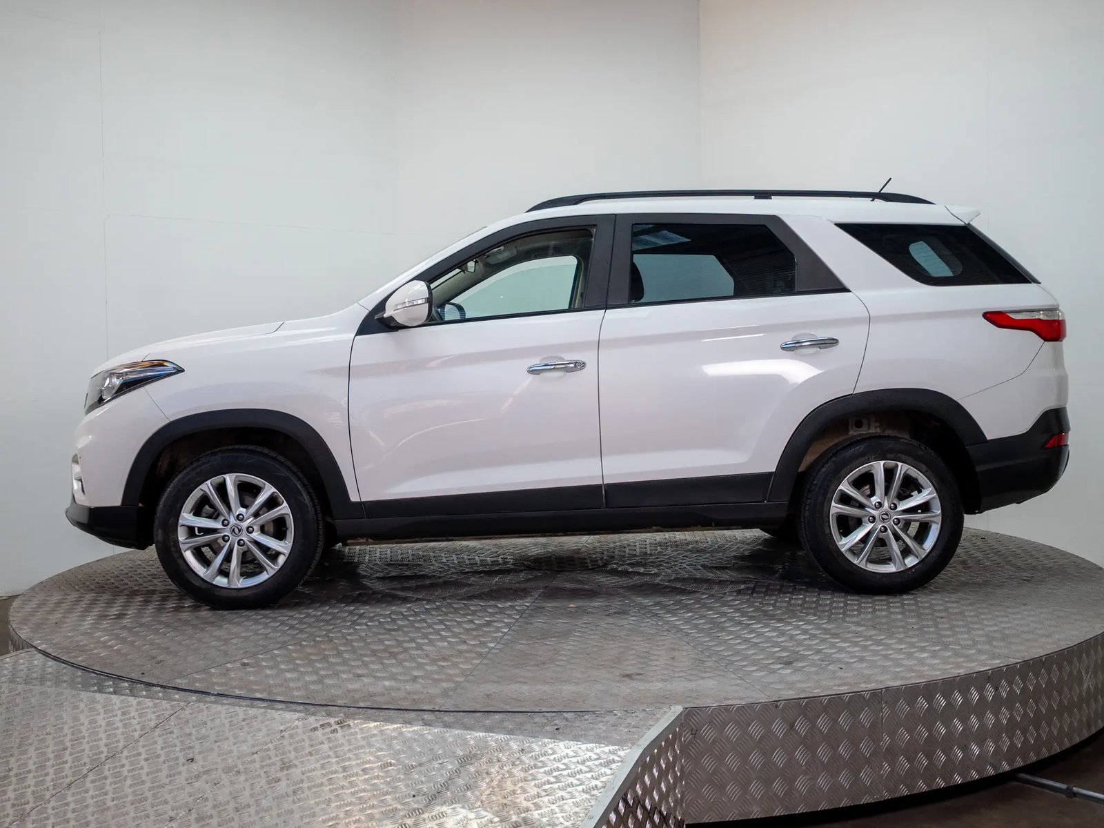 DFSK SUV 560 2023 - Foto 4 de 18