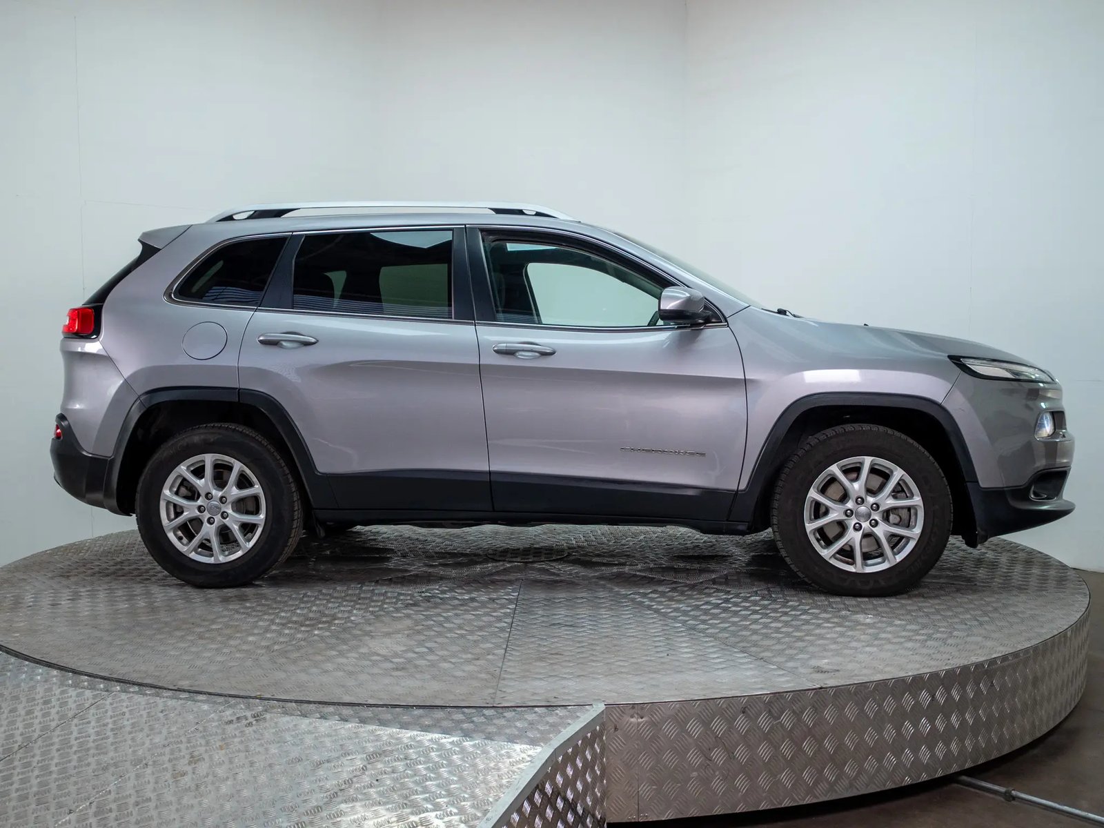 JEEP CHEROKEE 2018 - Imagen 9 de 18