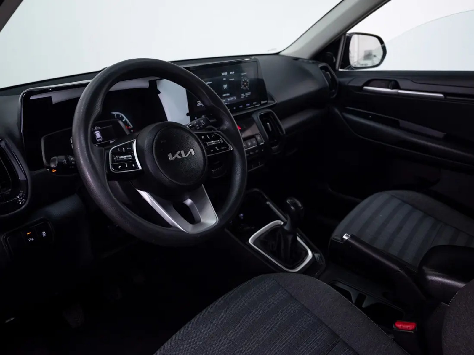 Kia SONET 2023 - Imagen 12 de 17