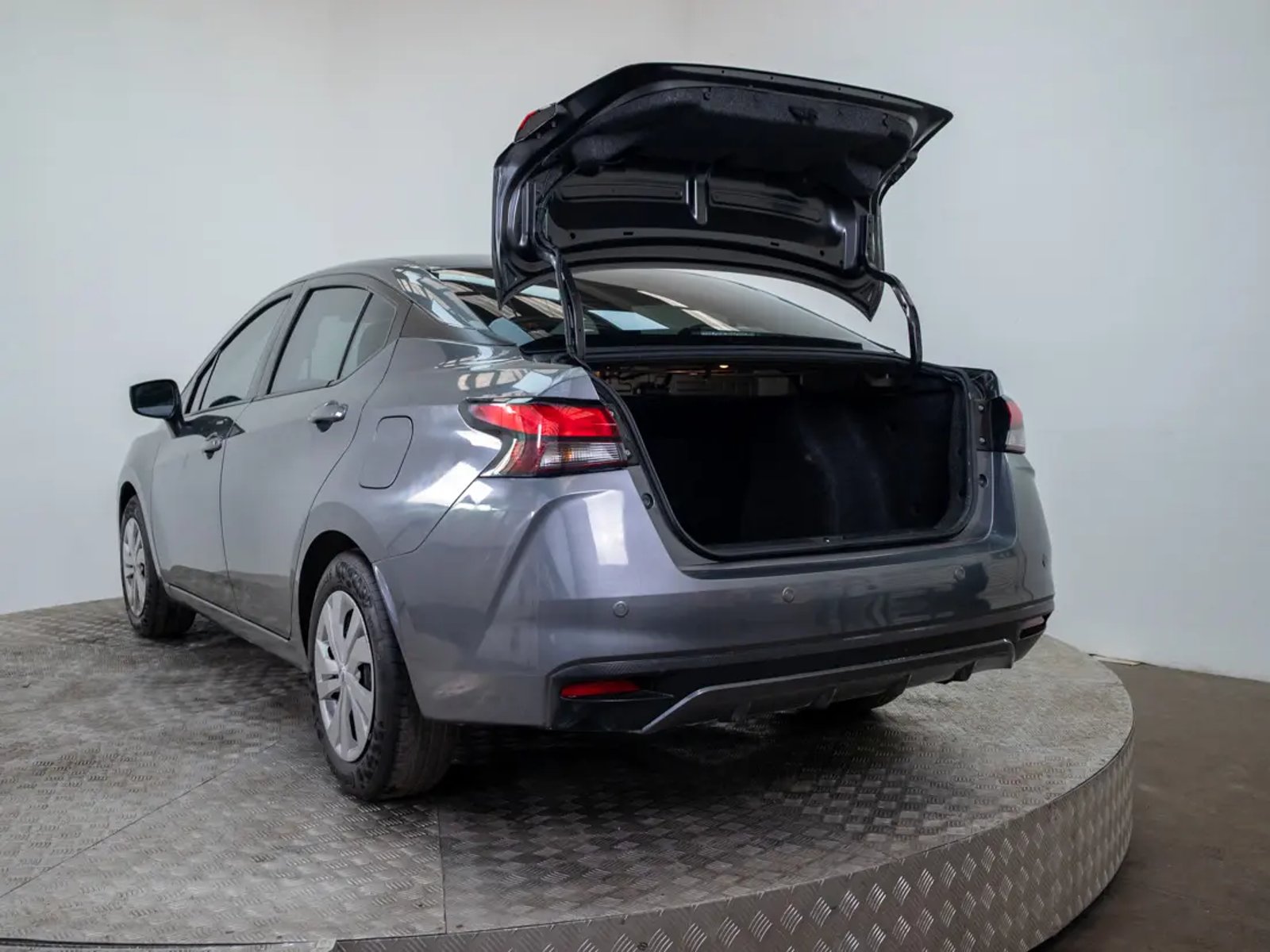 Nissan VERSA 2023 - Imagen 10 de 19