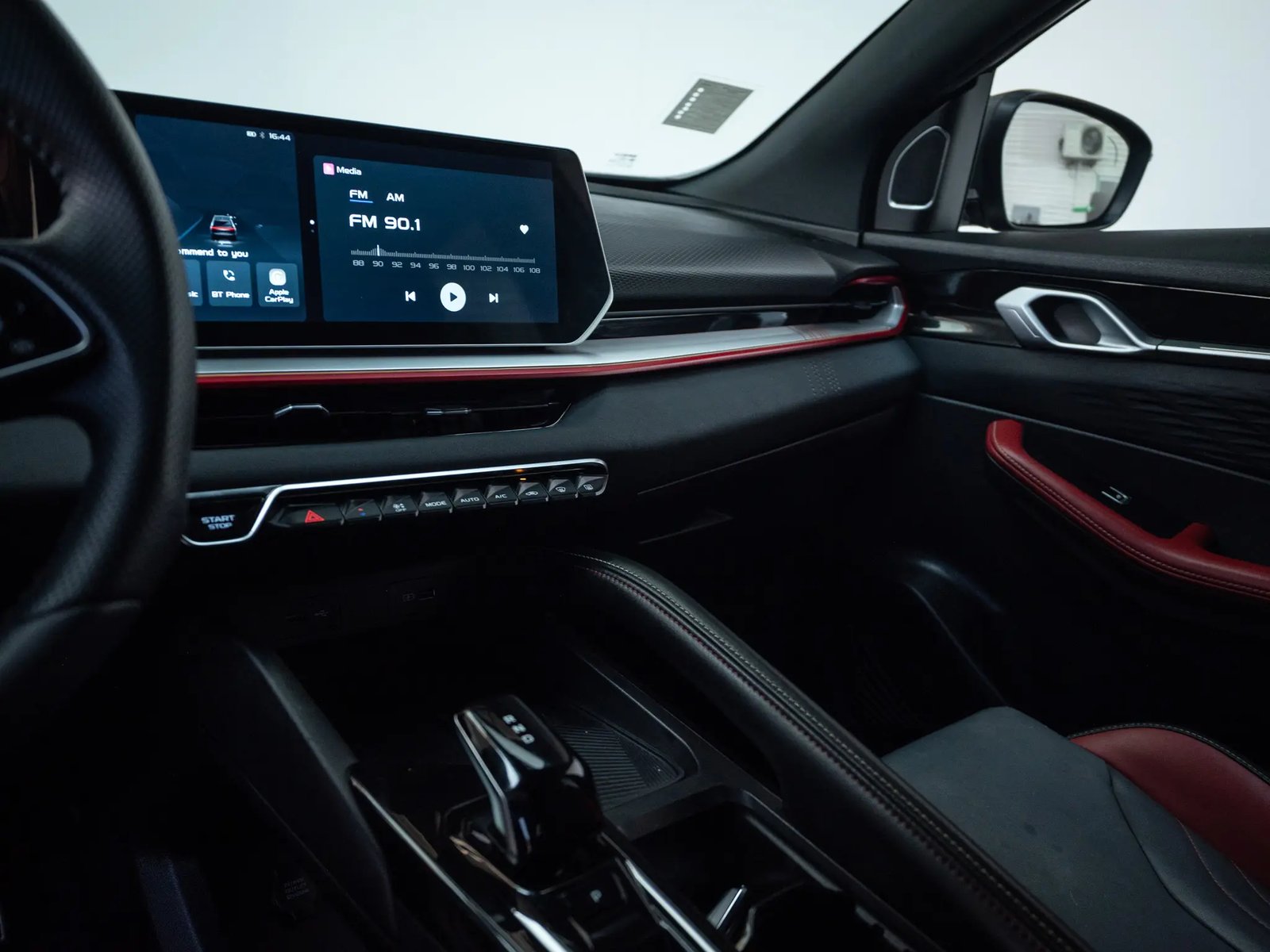 GEELY COOLRAY 2024 - Imagen 12 de 18