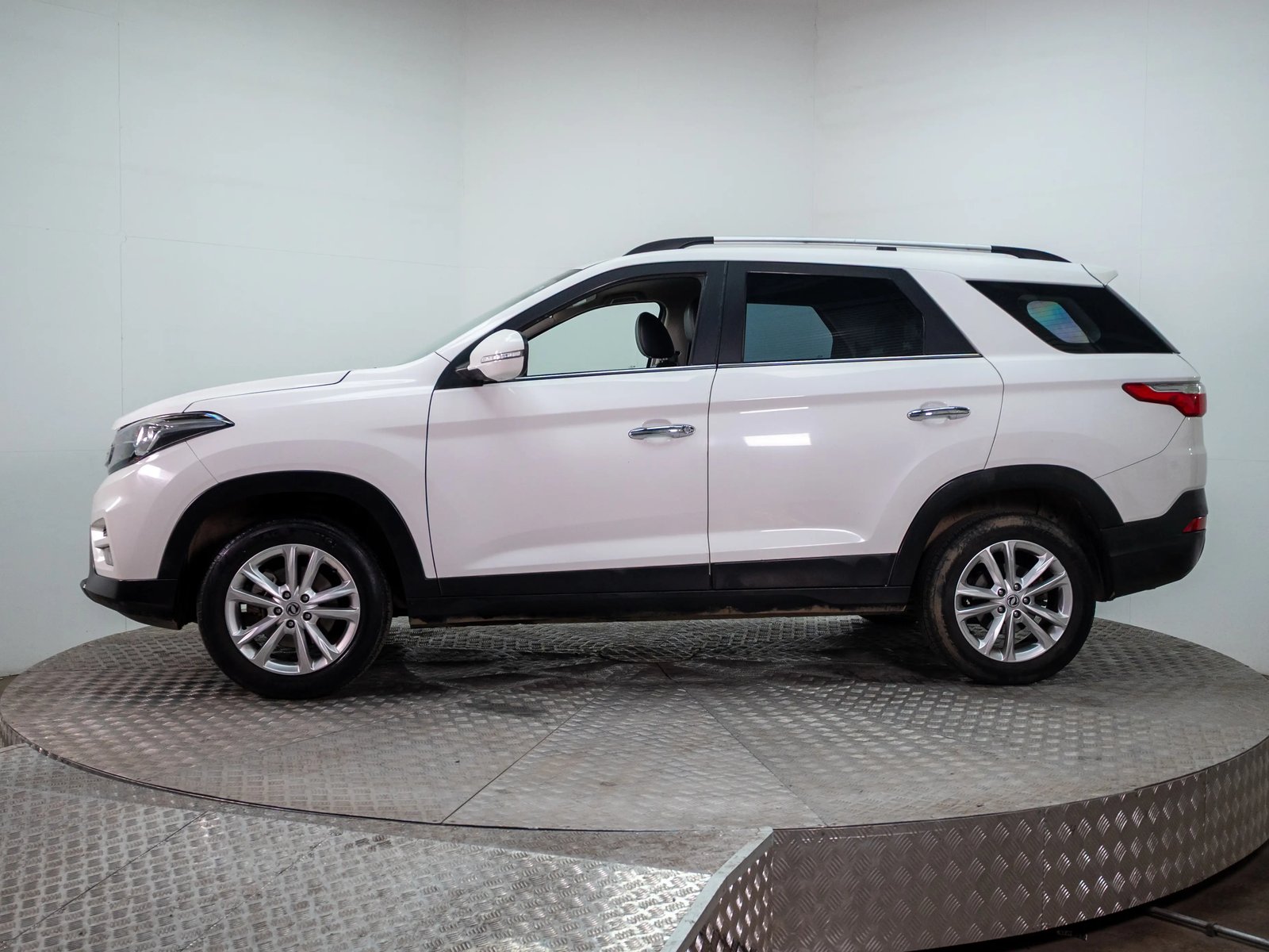 DFSK SUV 560 2024 - Foto 4 de 18