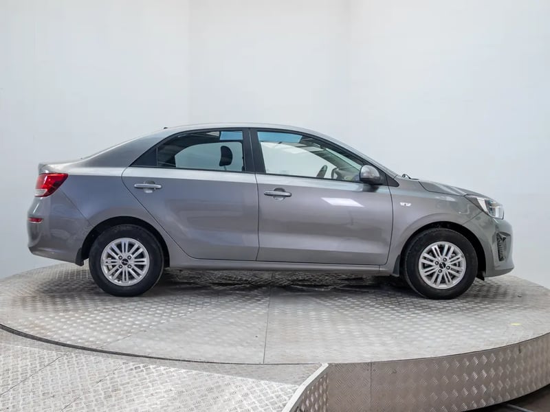 Kia SOLUTO 2024 - Imagen 9 de 20
