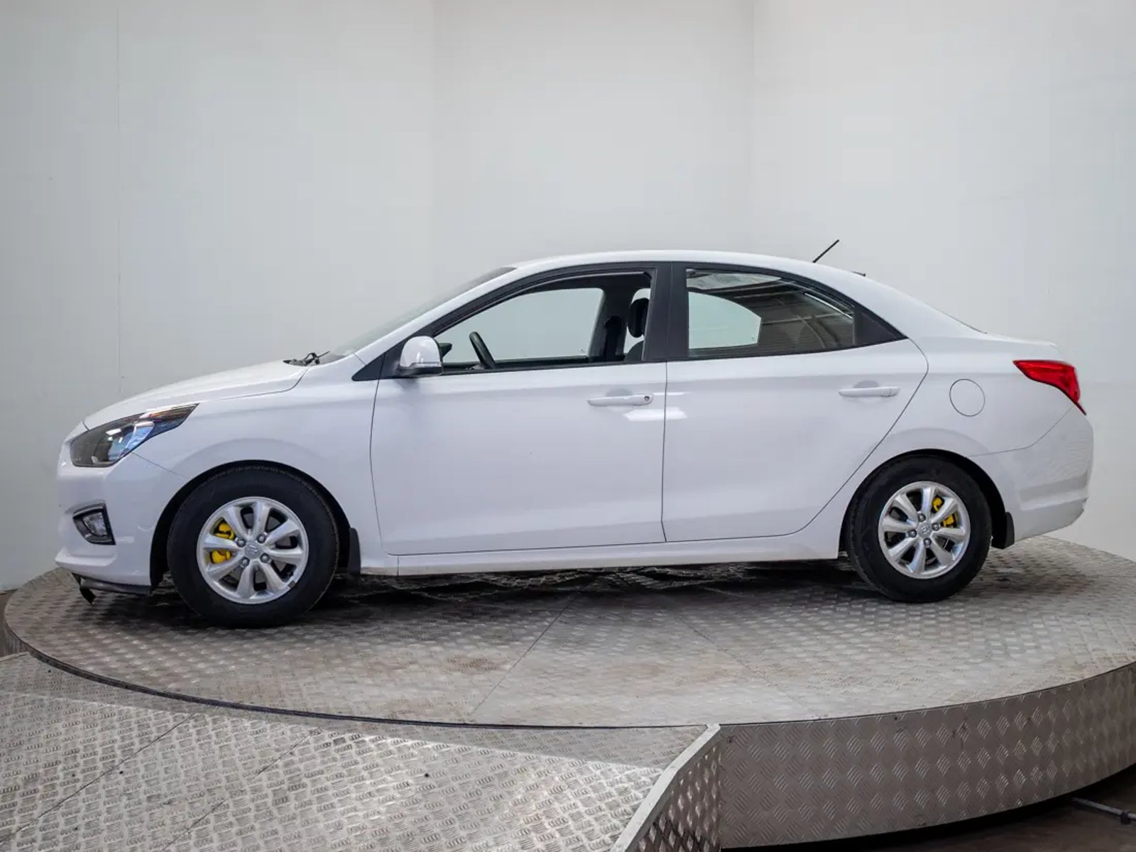 Hyundai VERNA 2022 - Foto 5 de 20