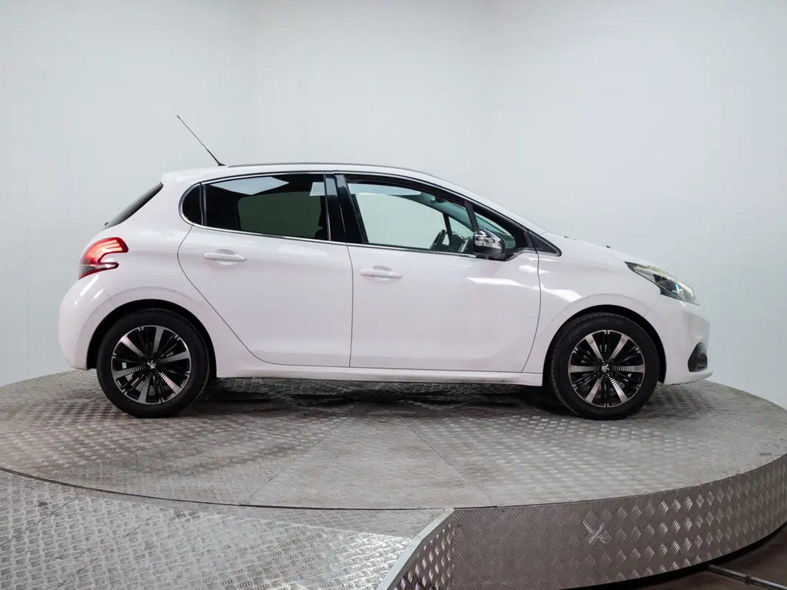 Peugeot 208 2019 - Imagen 8 de 20