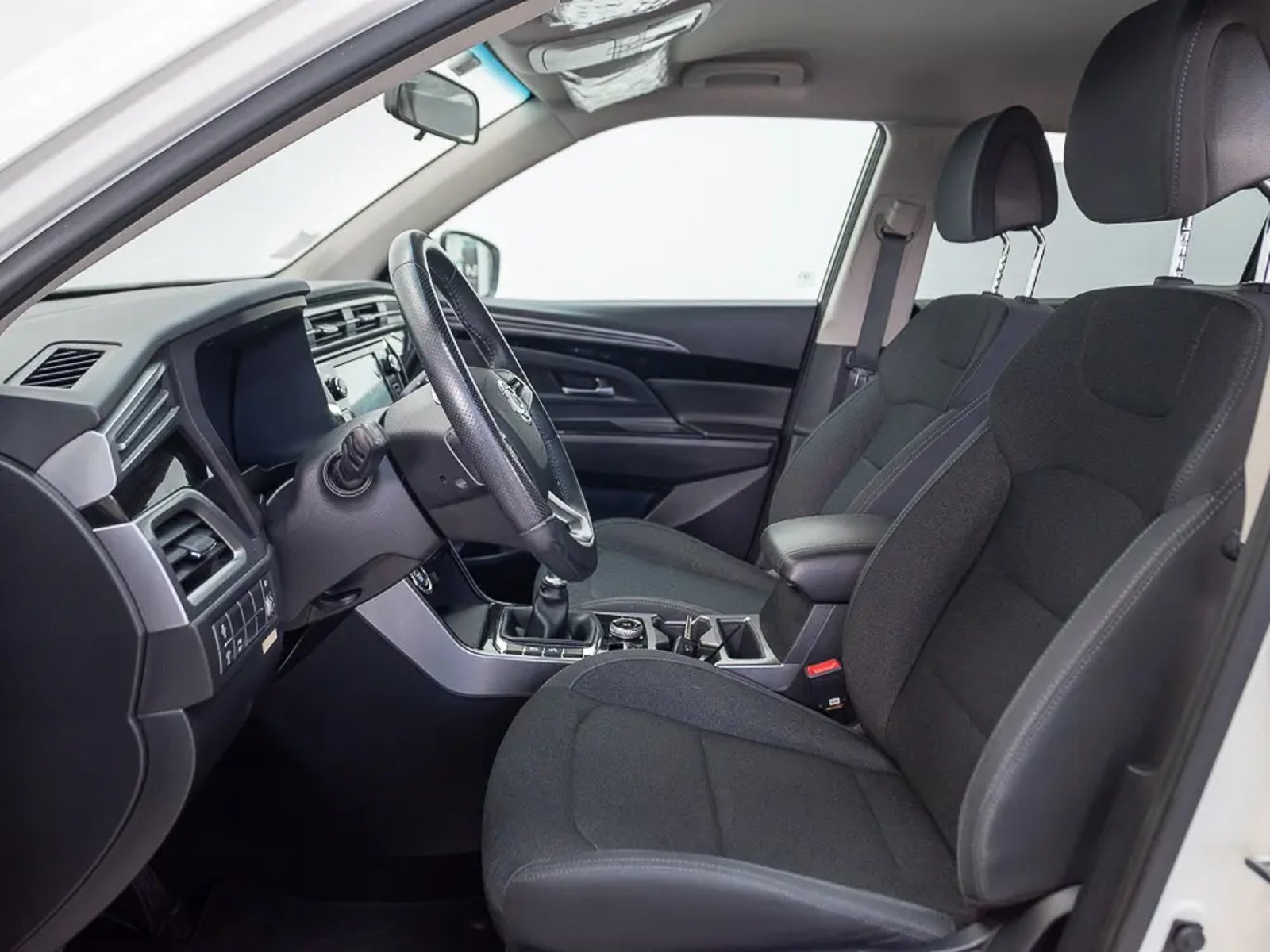 SSANGYONG KORANDO 2023 - Imagen 15 de 17